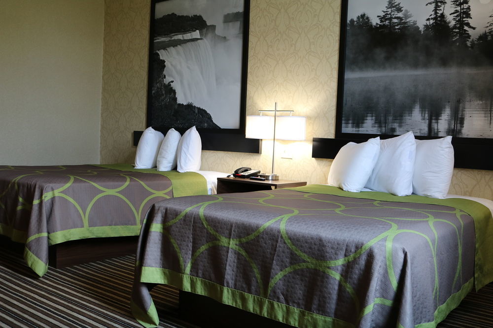 Super 8 By Wyndham Plattsburgh Hotell Eksteriør bilde
